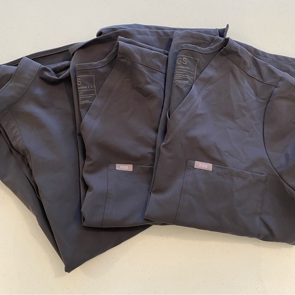 Bundle of 3 Figs Gray Scrub Tops size large 1 Rafaela 2 Catarina - Picture 1 of 8